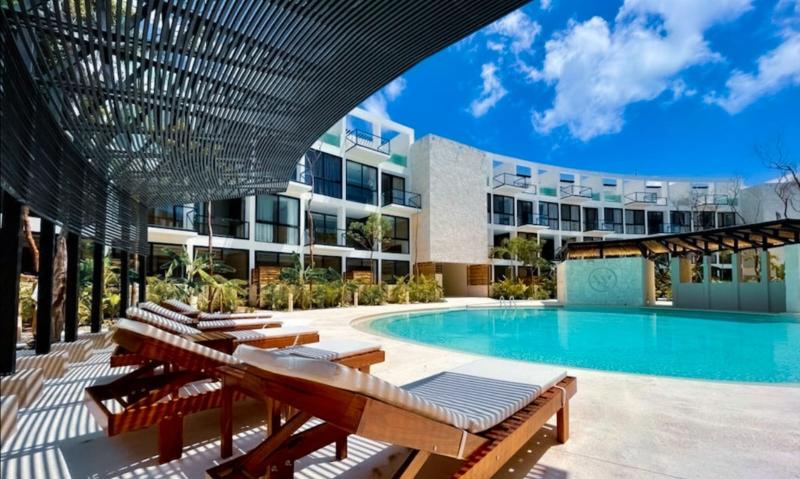 استراحتگاه The Waves Tulum By Bnb Experience