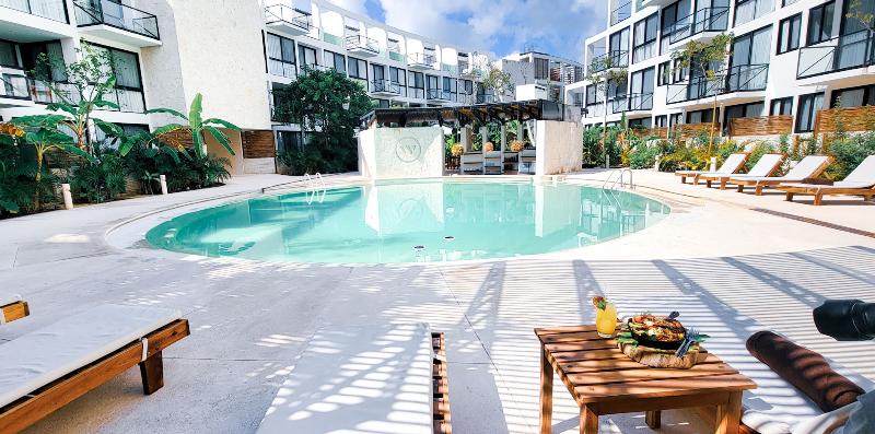 استراحتگاه The Waves Tulum By Bnb Experience