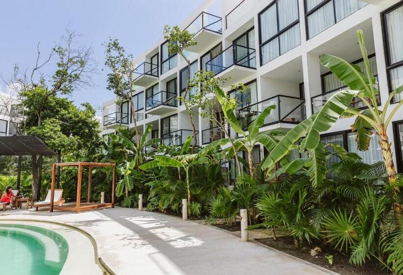 استراحتگاه The Waves Tulum By Bnb Experience