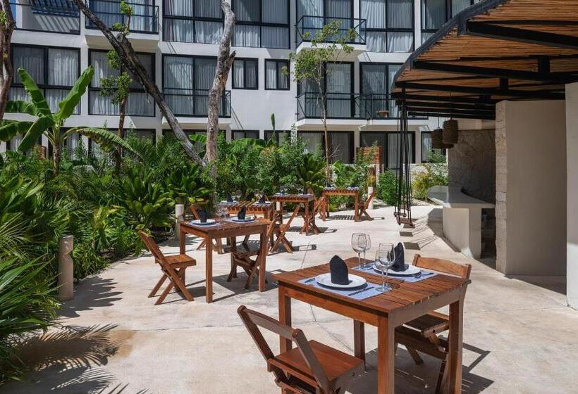 استراحتگاه The Waves Tulum By Bnb Experience