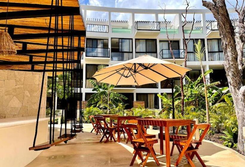 استراحتگاه The Waves Tulum By Bnb Experience