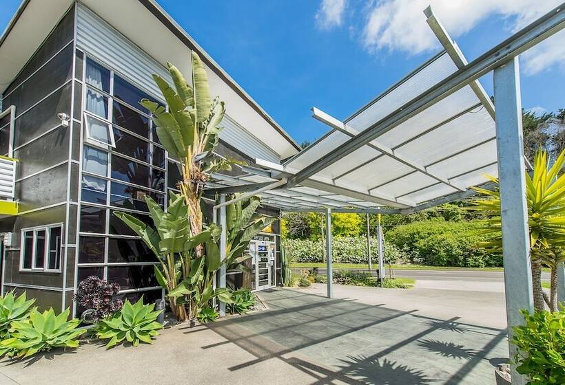 151 On London Motel & Conference Centre