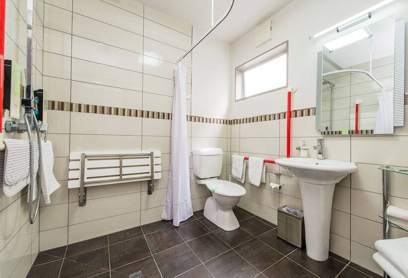 151 On London Motel & Conference Centre