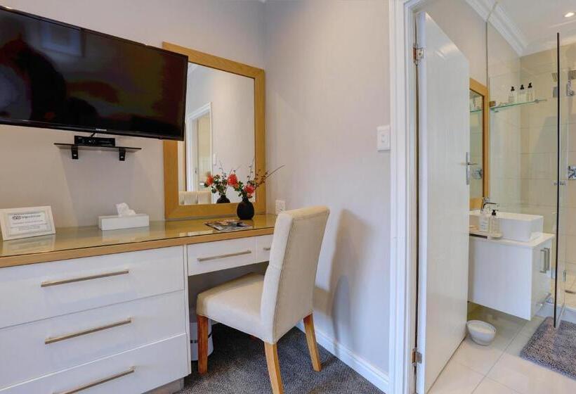 Bay Lodge On The Beach