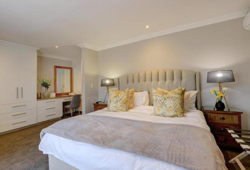 Bay Lodge On The Beach