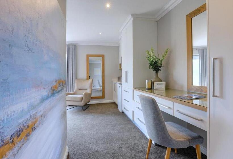 Bay Lodge On The Beach