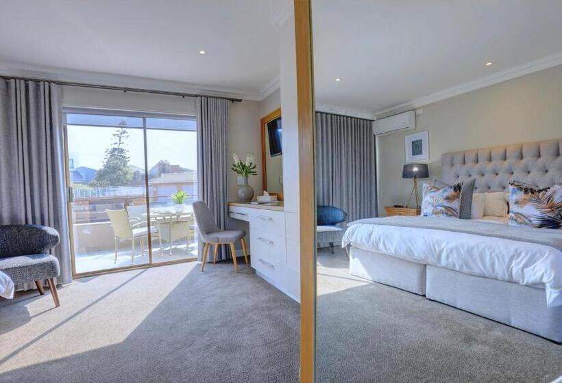 Bay Lodge On The Beach