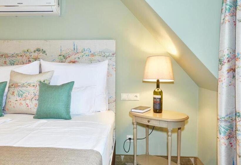 Crocus Gere Bor Hotel Resort & Wine Spa