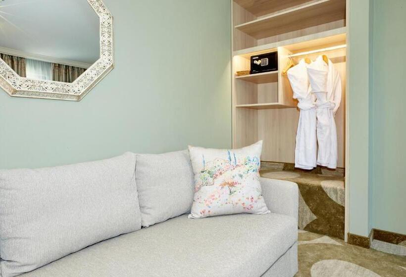 Crocus Gere Bor Hotel Resort & Wine Spa