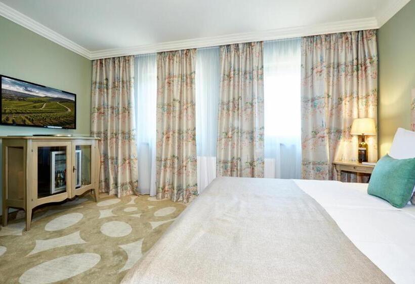 Crocus Gere Bor Hotel Resort & Wine Spa