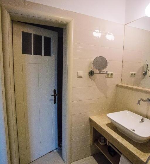 Crocus Gere Bor Hotel Resort & Wine Spa