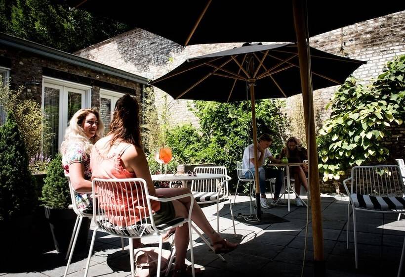 Fitz Roy Urban Hotel, Bar And Garden