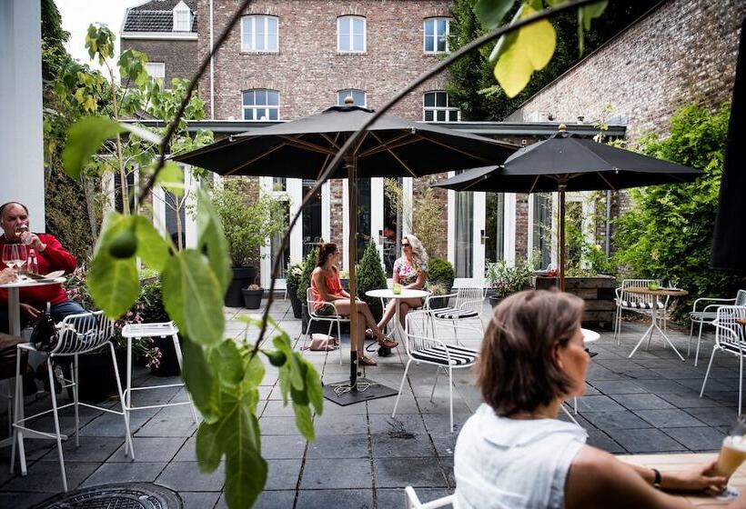 Fitz Roy Urban Hotel, Bar And Garden