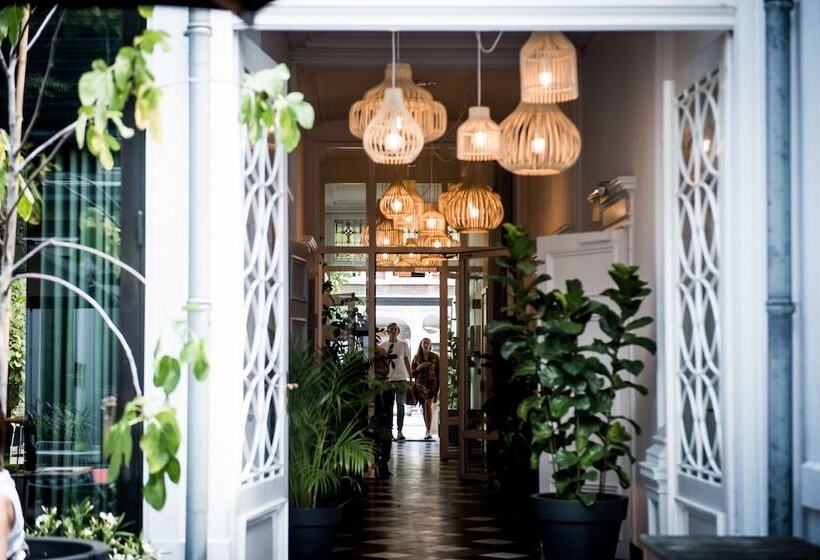 Fitz Roy Urban Hotel, Bar And Garden