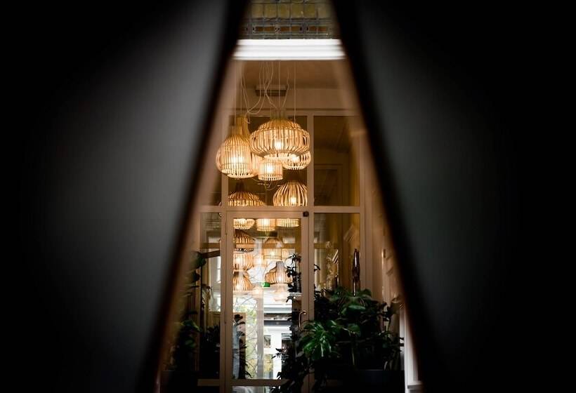 Fitz Roy Urban Hotel, Bar And Garden