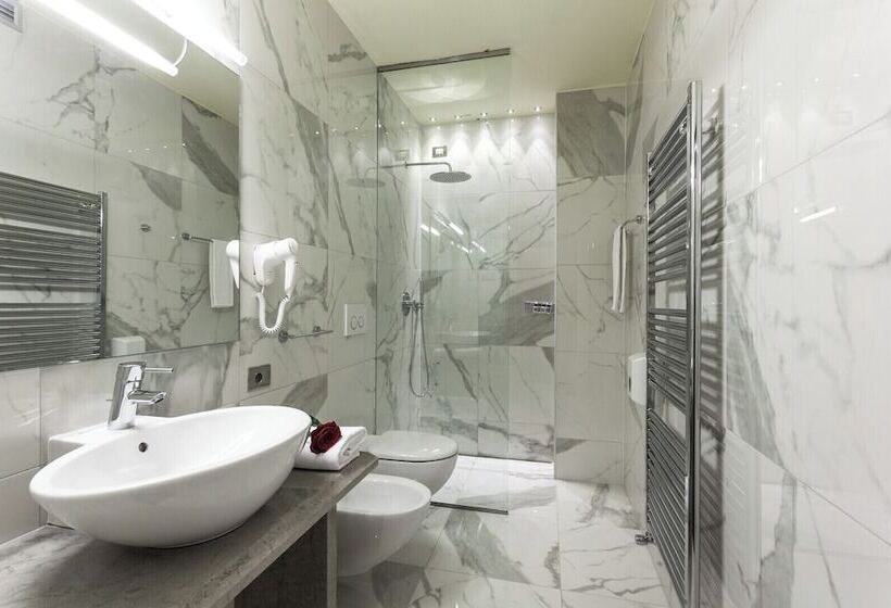 Garda Suite Hotel   Tonellihotels