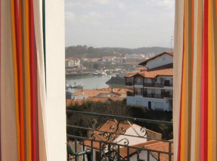 בית מלון כפרי Agur Deneri