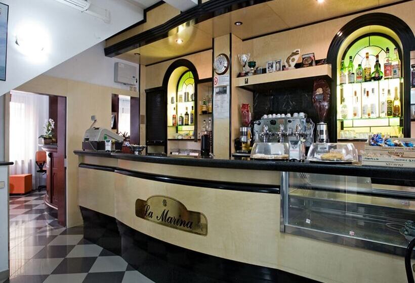 호텔 Albergo La Marina B&b