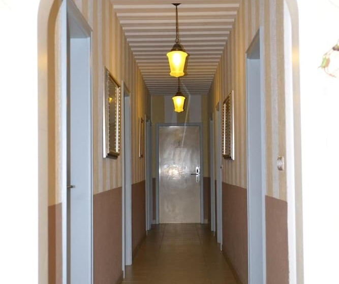 בית מלון כפרי Alpina