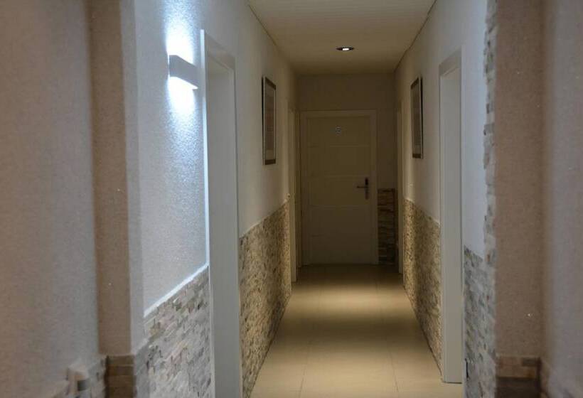 בית מלון כפרי Alpina