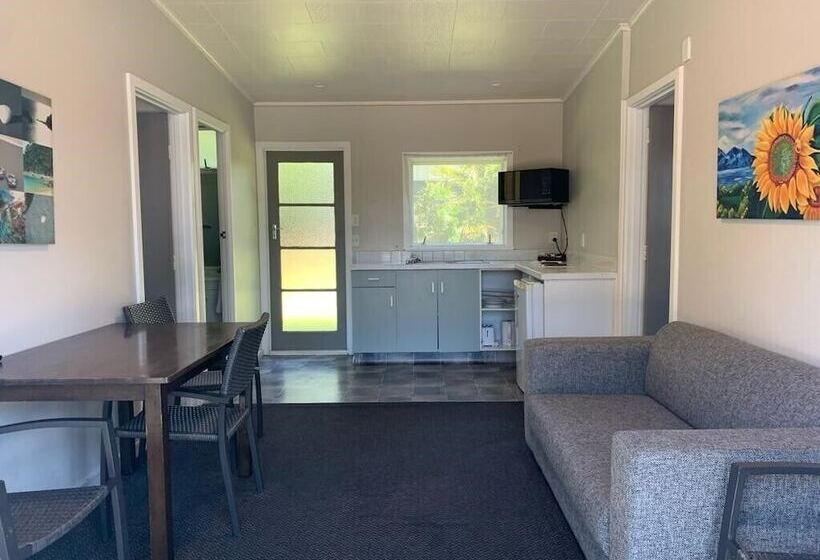 בית מלון כפרי Apple Motor Inn