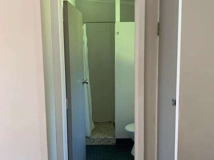 בית מלון כפרי Apple Motor Inn