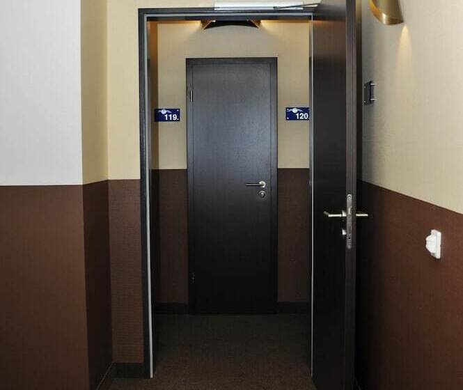 ホテル Atlas Halle