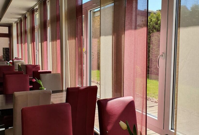 ホテル Atlas Halle