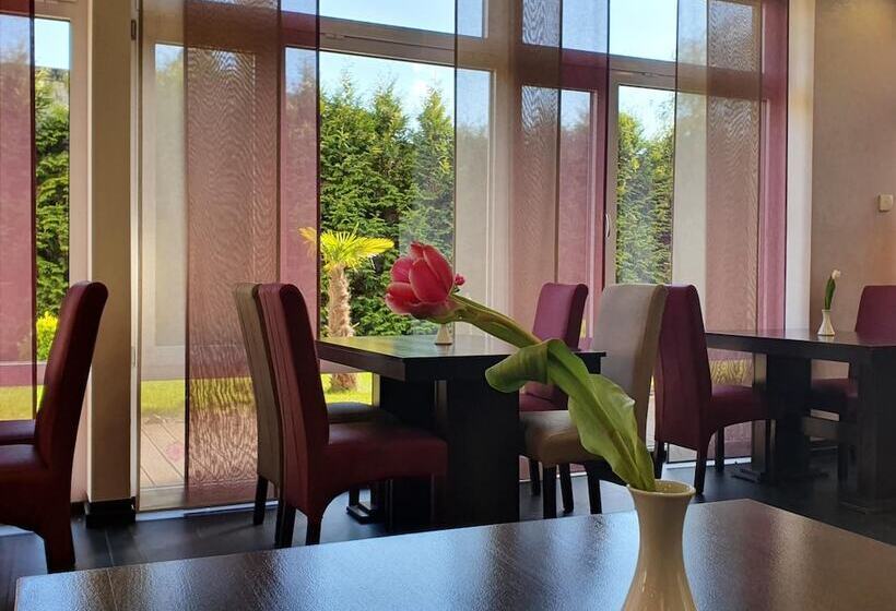 ホテル Atlas Halle