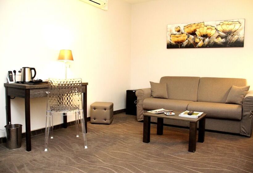 Отель Logis Auberge Des Moissons