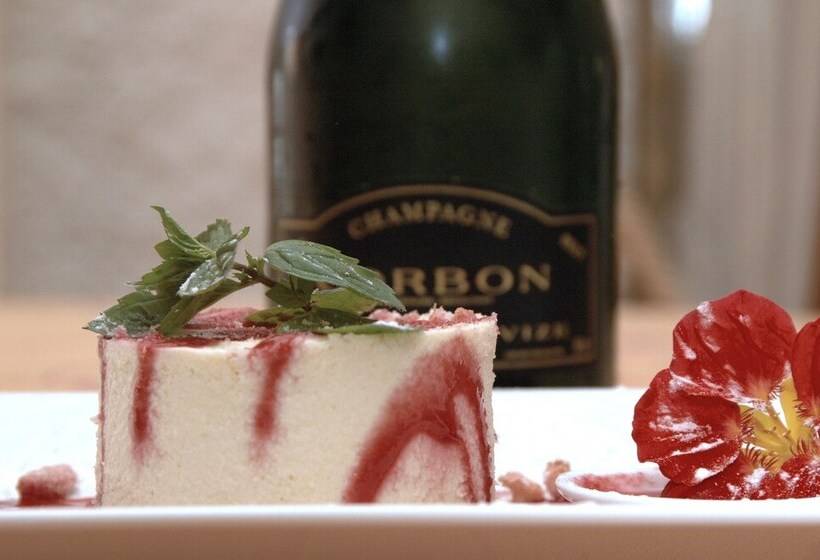 Отель Logis Auberge Des Moissons