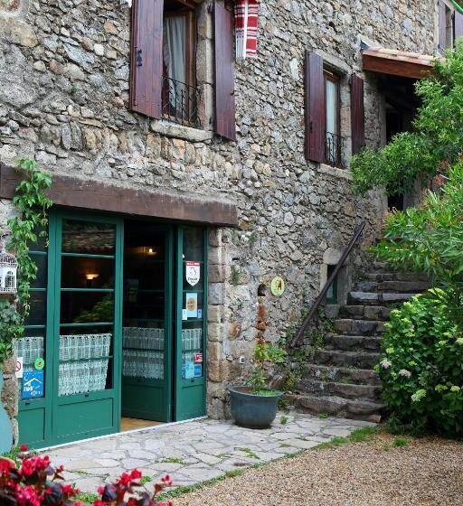 Logis Hotel Restaurant Auberge Du Peras