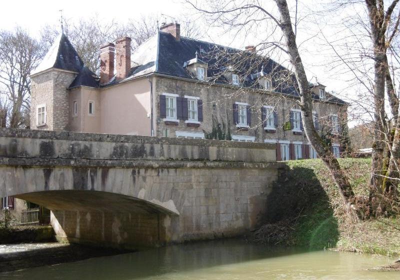 ホテル Auberge Le Voutenay