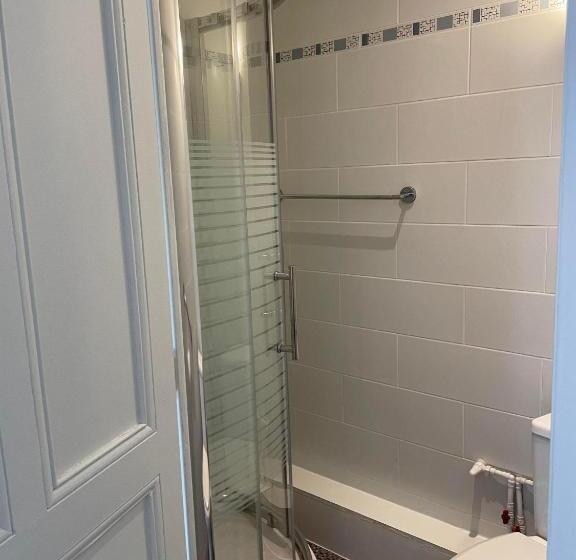 호텔 Authentic By Balladins, Hôtel Le Carré D Aix