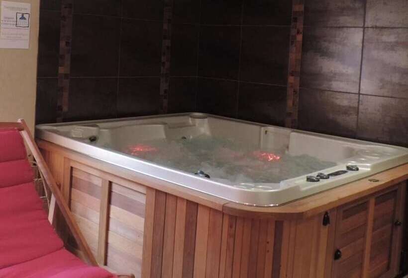 בית מלון כפרי Auv