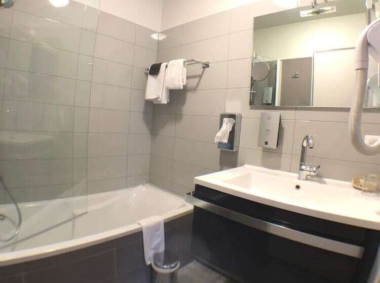 בית מלון כפרי Auv