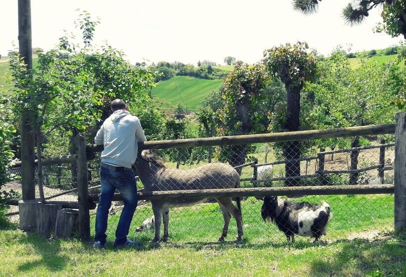 فندق Azienda Agrituristica Colle San Giorgio