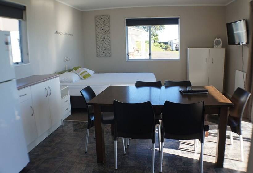 בית מלון כפרי Belt Road Seaside Holiday Park