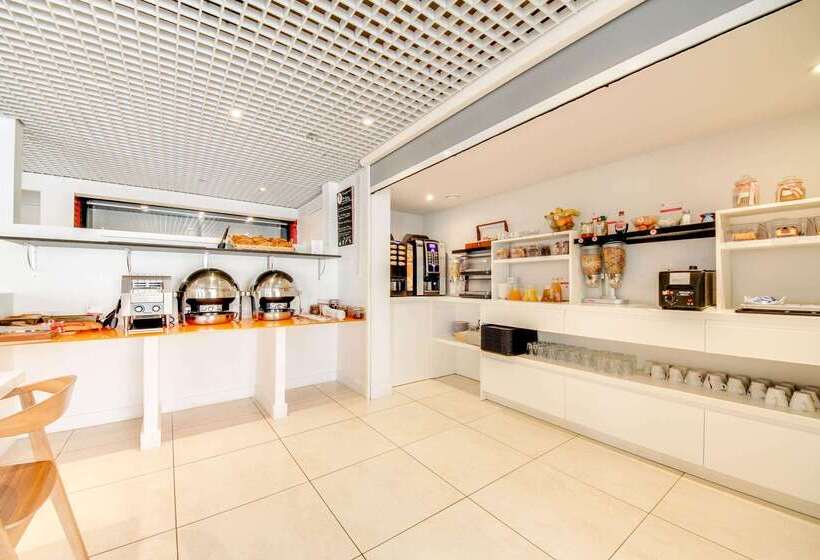 Brit Hotel Porte D Espagne