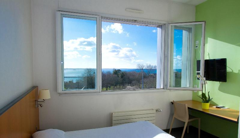 فندق De La Gare Brest