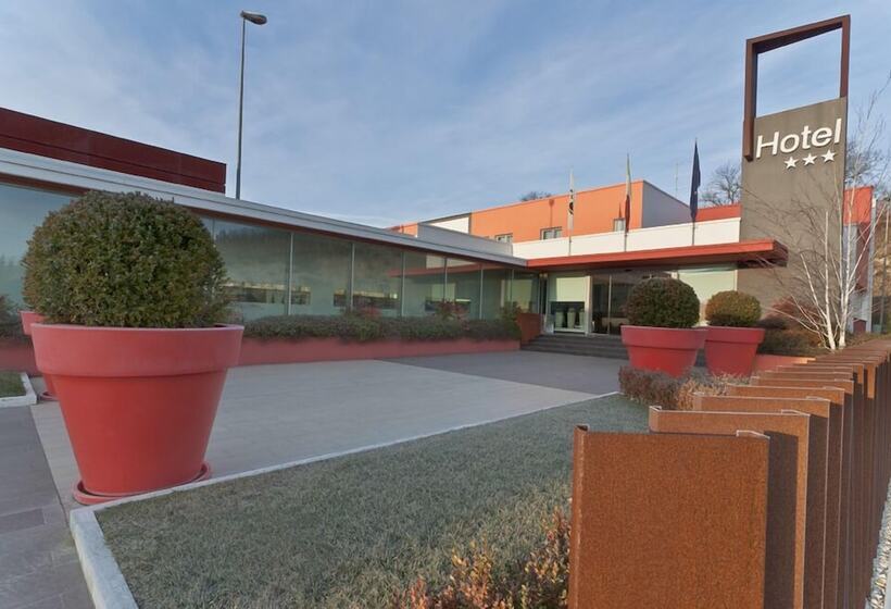 فندق Cluentum