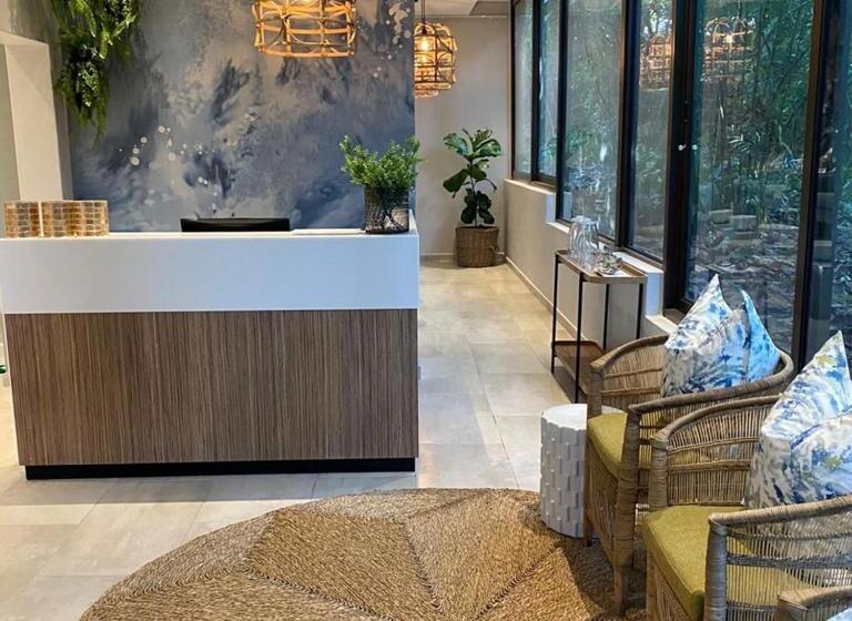 Отель Coco De Mer Boutique