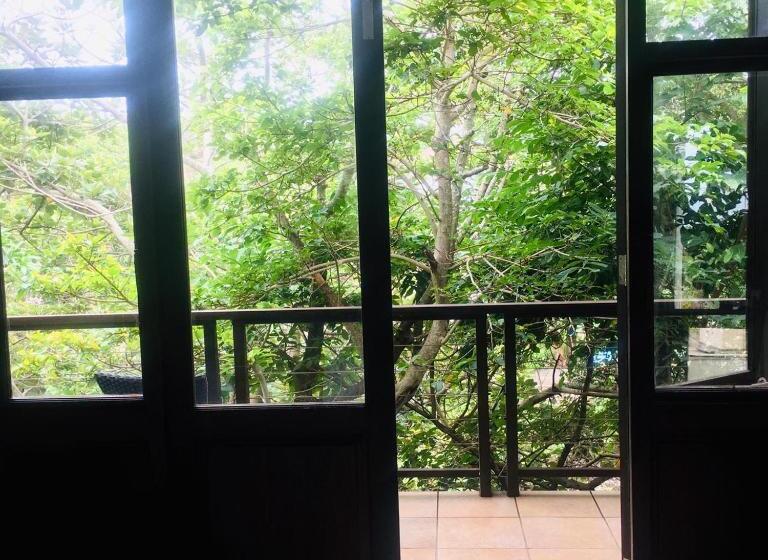 Отель Coco De Mer Boutique