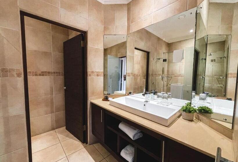 Отель Coco De Mer Boutique