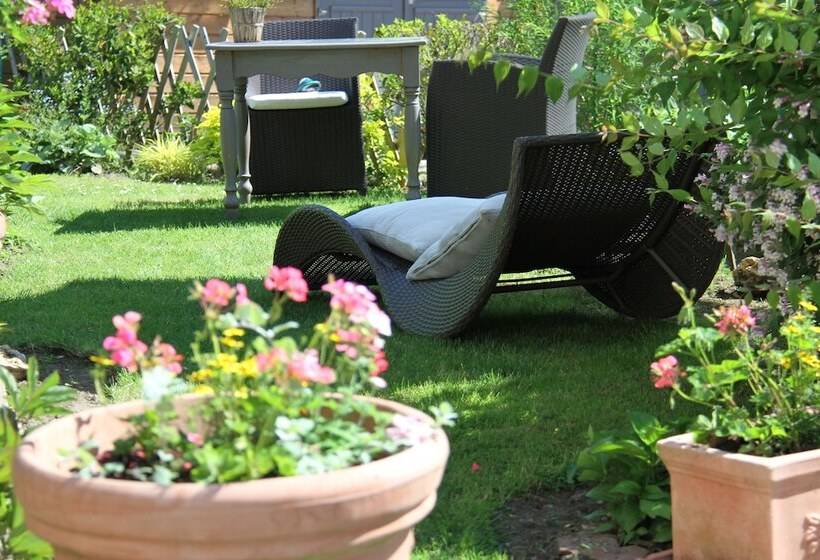 호텔 Logis Hôtel De La Chapelle