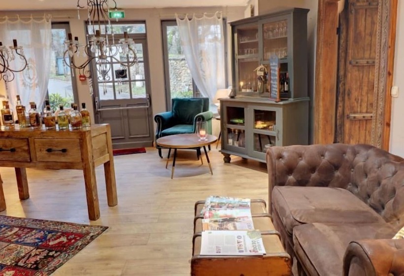 호텔 Logis Hôtel De La Chapelle