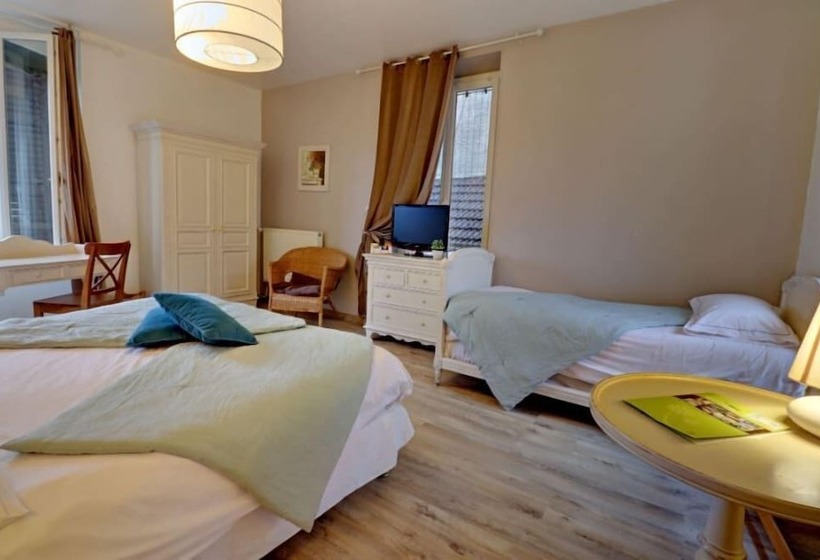 호텔 Logis Hôtel De La Chapelle