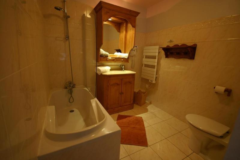 호텔 Logis Hôtel De La Chapelle