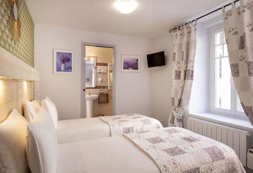 ホテル De Lion Sur Mer