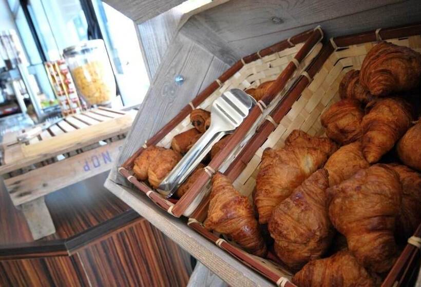 فندق De Loire Et Restaurant Les Bateliers